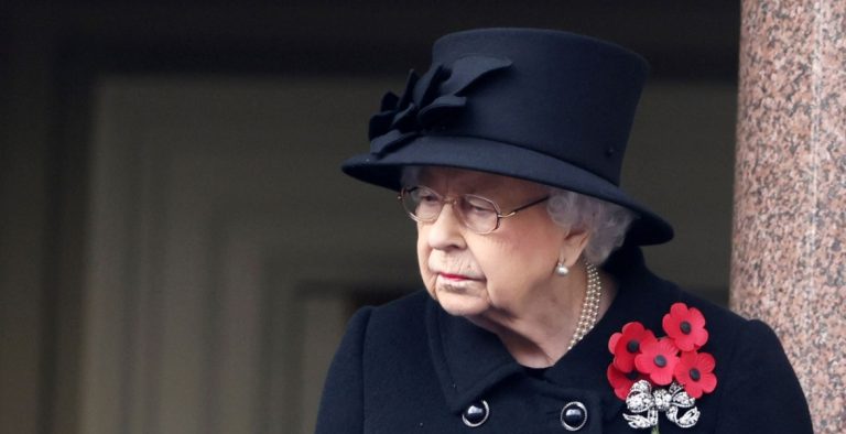 الملكة إليزابيث تتم اليوم 95 عاما ” ارملة وبلا احتفالات”