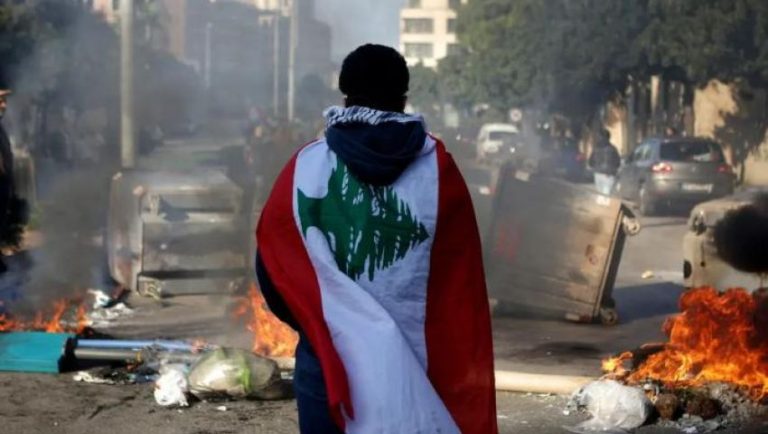 رفع الدعم في لبنان “قاب قوسين”: لبنانيون يشترون أسلحة خوفاً من الفوضى المحتملة