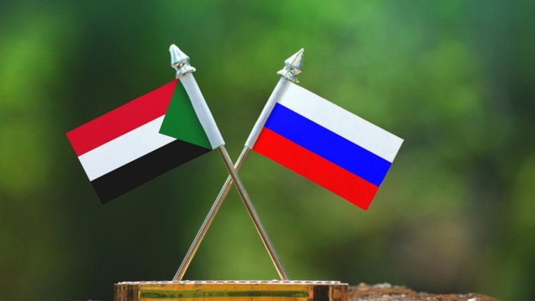 علم روسيا و السودان