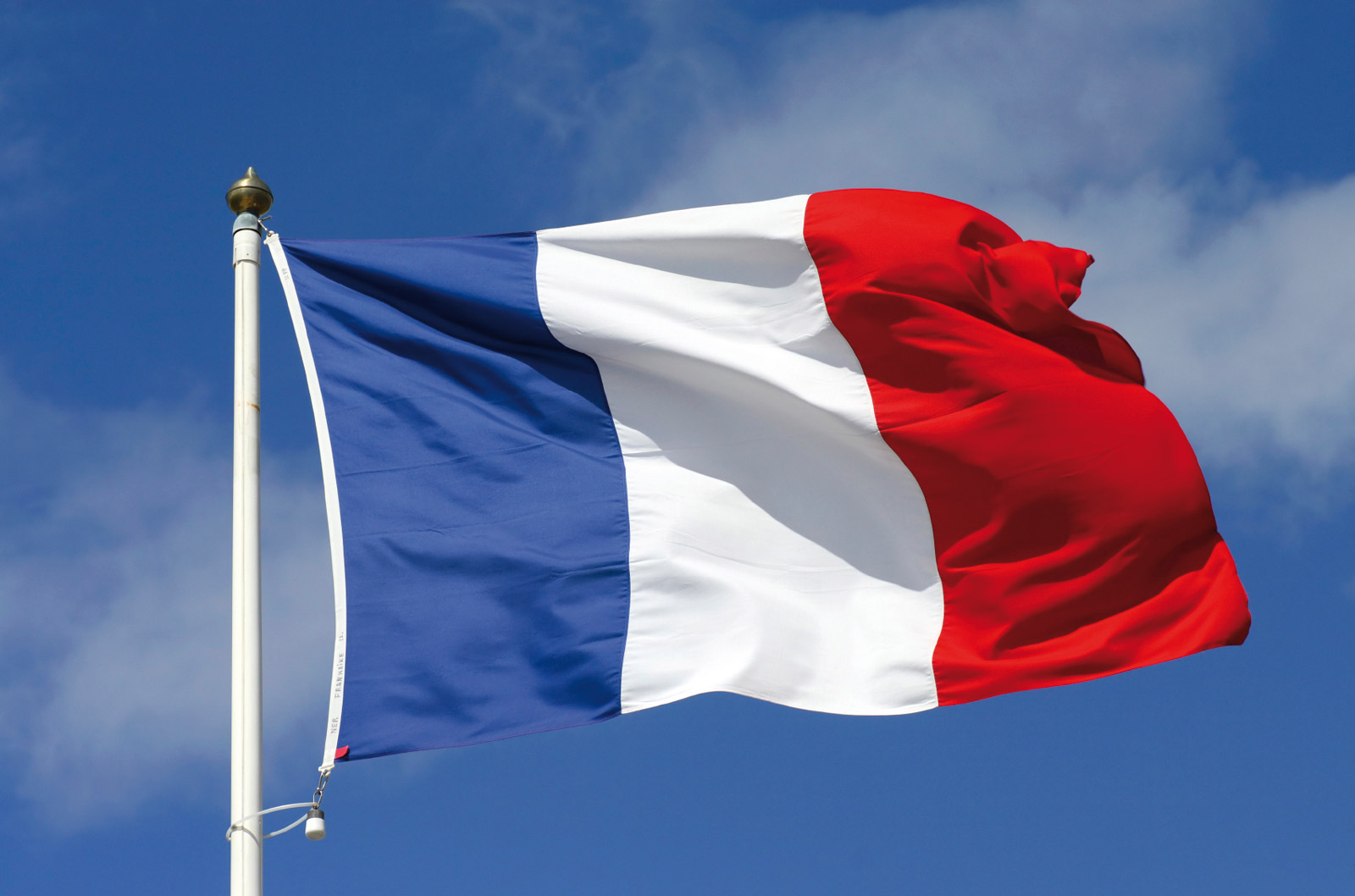 فرنسا ستعمم استخدام لغتها مكان الإنجليزية داخل مؤسسات الاتحاد الأوروبي عام ٢٠٢٢
