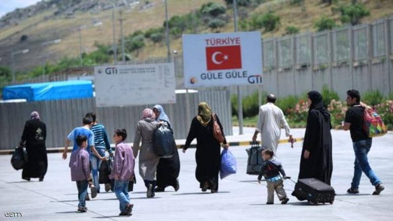 Hundreds of refugees leave Turkey for Syria