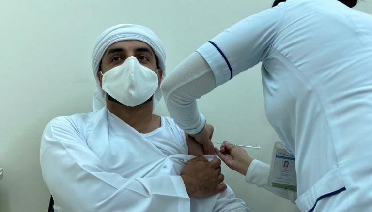 بعد تفوقها بالتطعيم عربياً ..الإمارات أول دولة في العالم تحصل على علاج كورونا