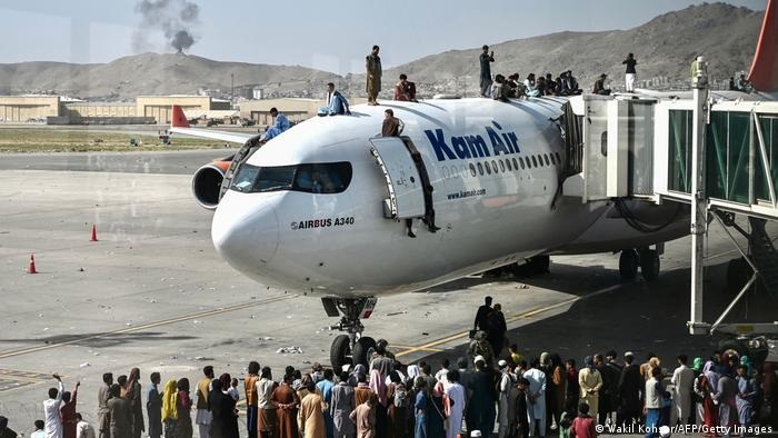طائرة في مطار كابول