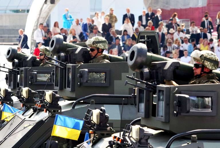 أوكرانيا تلجأ إلى “إسرائيل” وتطلب تجنيد مرتزقة للدفاع عن سيادتها