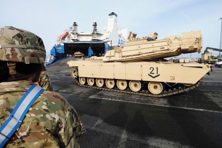 واشنطن وبرلين توافقان على تزويد أوكرانيا بدبابات “أبرامز” و”ليوبارد