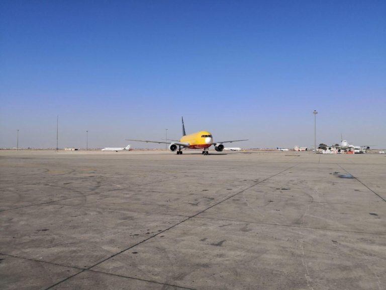 أولّ طائرة أوروبية تصل لمطار دمشق الدولي محملة بالمساعدات لمتضرري الزلزال