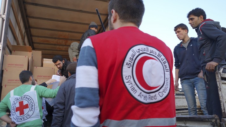 الهلال الأحمر السوري يوضّح سبب عجزه الوصول إلى إدلب: القوافل تنتظر منذ 12 يوماً