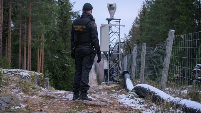 يتضمن نظام مراقبة تقني.. فنلندا تبني جداراً على حدودها مع روسيا