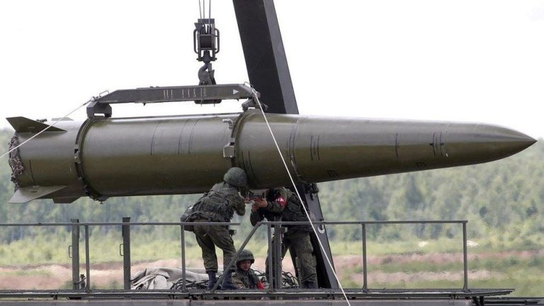 بيلاروسيا تبدأ باستلام الأسلحة النووية التكتيكية الروسية