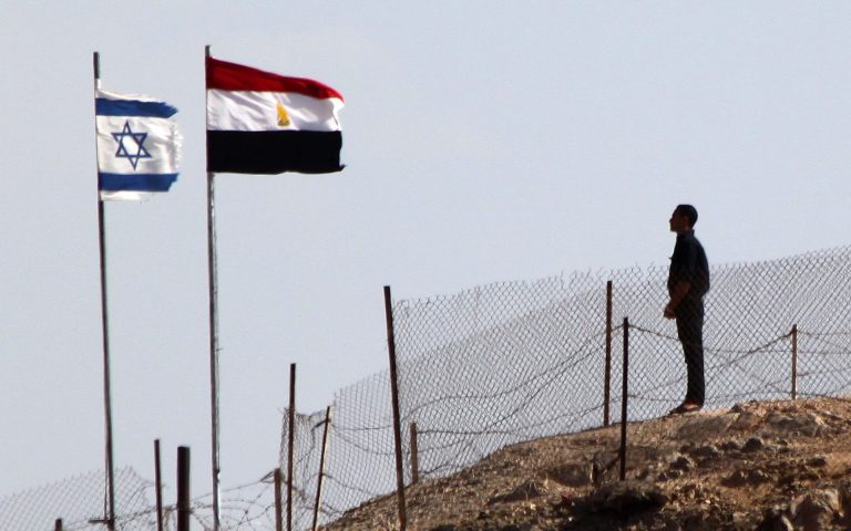 مقتل ثلاثة جنود إسرائيليين في اشتباك عند الحدود المصرية