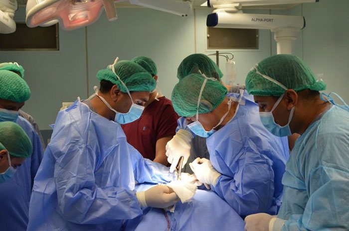 سوريا: 30 مليون ليرة تكلفة عملية جراحة القلب في القطاع الخاص.. والشباب هم الأكثر إجراءاً لها