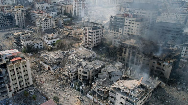 الأونروا تشبه الوضع في غزة بـ”حفرة من الجحيم”
