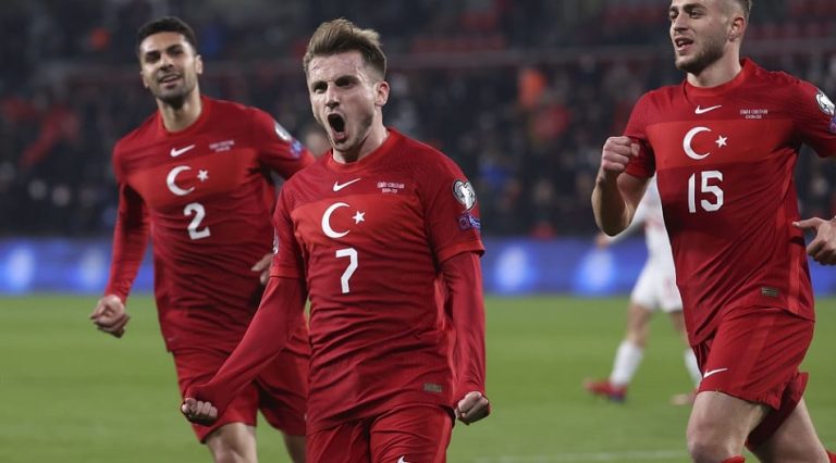تركيا تحرم ناغلسمان فرحة الظهور الأول على أرضه وتهزم ألمانيا “3-2”