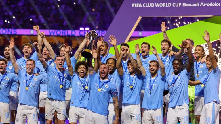 بطل الدوري الإنكليزي يضيف لقب كأس العالم للأندية إلى قائمة ألقابه