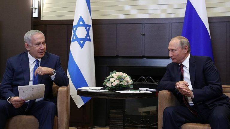 “الغارديان” البريطانية تُبرز العلاقات المتوترة بين روسيا و”إسرائيل”