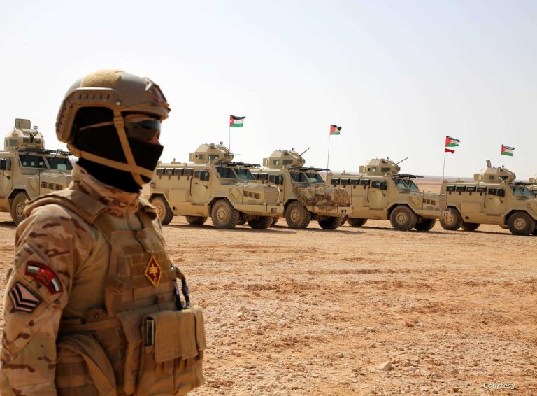 على الحدود الشمالية.. اشتباكات بين الجيش الأردني والمهربين  