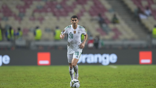 اللاعب الجزائري يوسف عطال يدافع عن نفسه أمام المحاكم في فرنسا