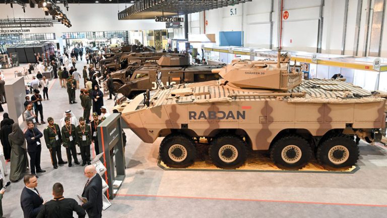 الإمارات تعزز صناعتها الدفاعية الحديثة لتقليل الاستيراد