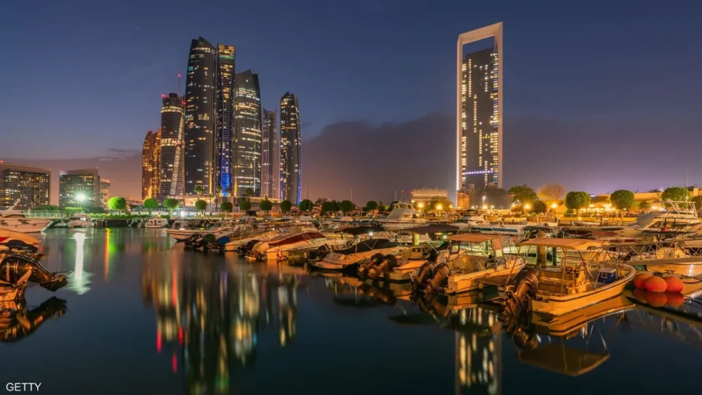 مع مغادرة "القائمة الرمادية".. الإمارات تترقب زيادة نشاط اقتصادها