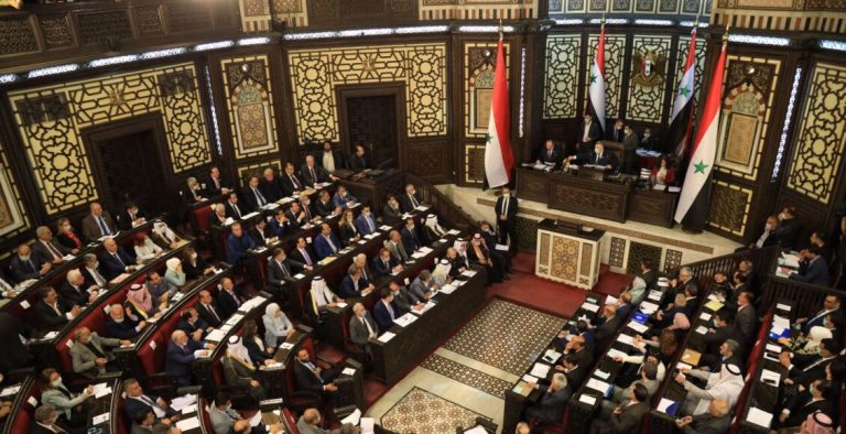 مجلس الشعب السوري يتجه لرفع الحصانة عن أحد أعضائه