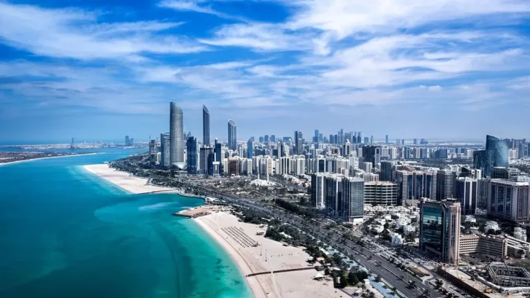 نمو الاقتصاد الإماراتي بـ3.9 بالمائة واقتصادات الخليج بـ2.8 بالمائة